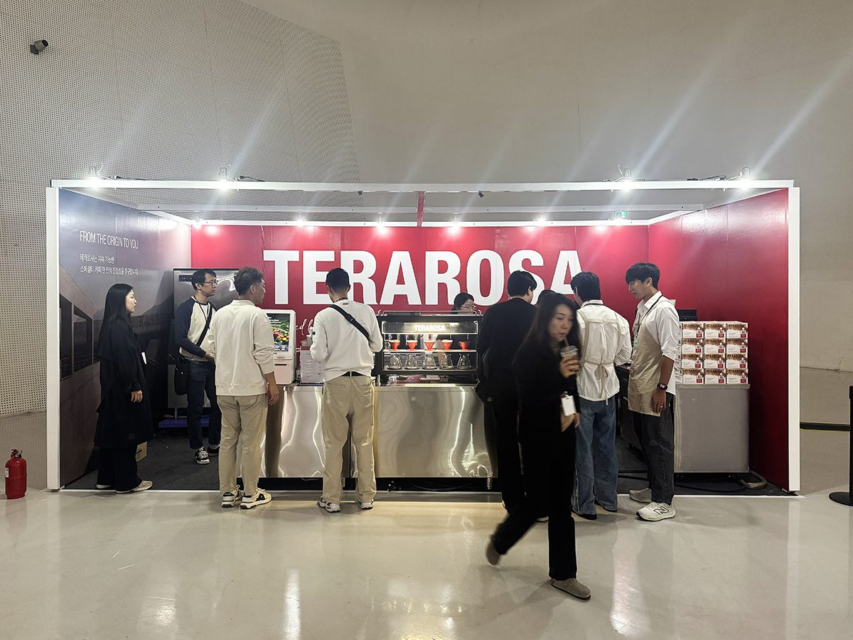 마켓 컬리 페스타 2025_테라로사 부스사진